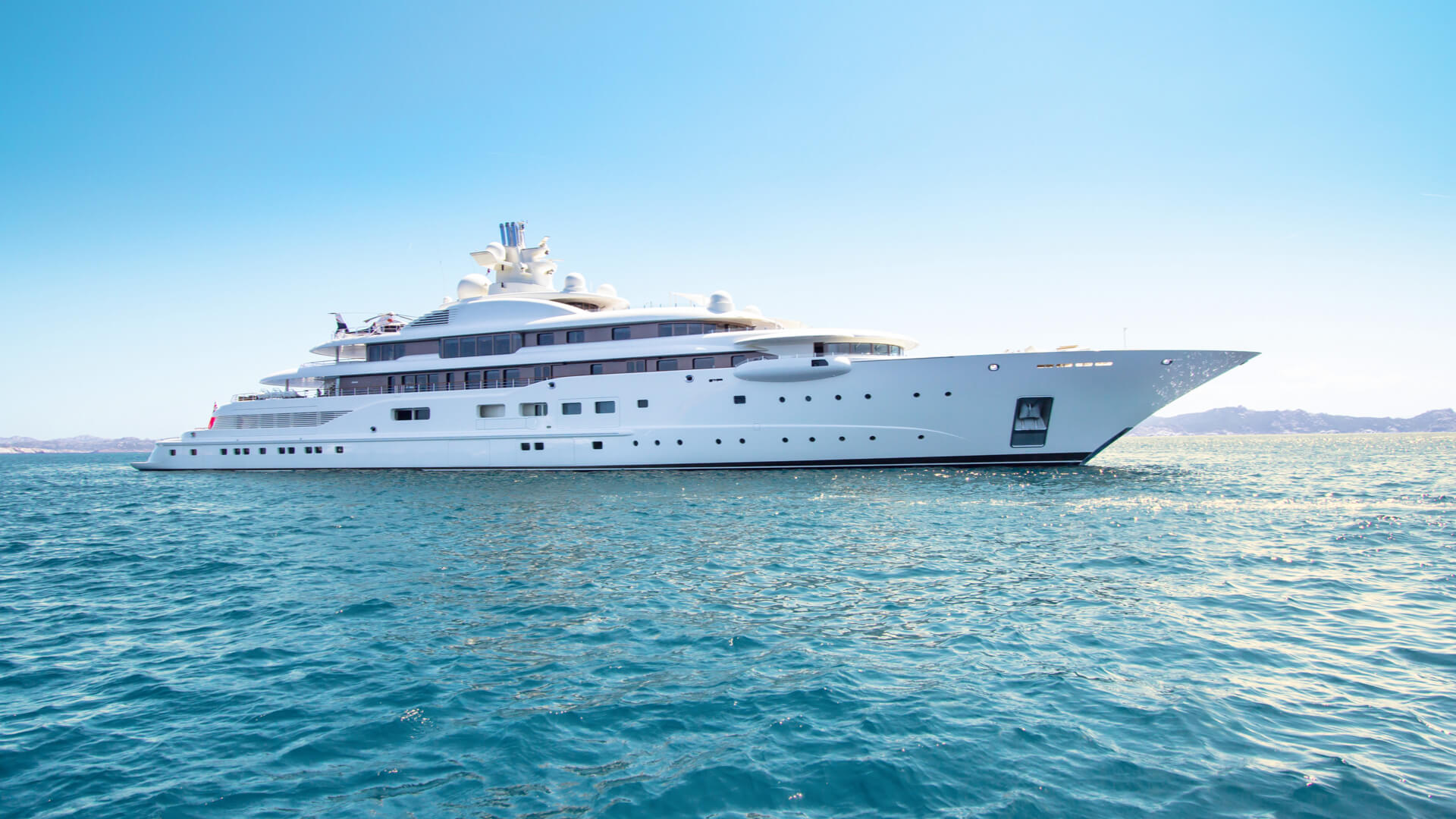 Cleanmarine GmbH - Spezialist für professionelle maritime Reinigung und Schutzlösungen